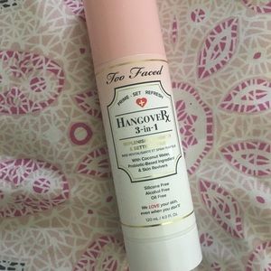 Hangover prime set and refresh spray